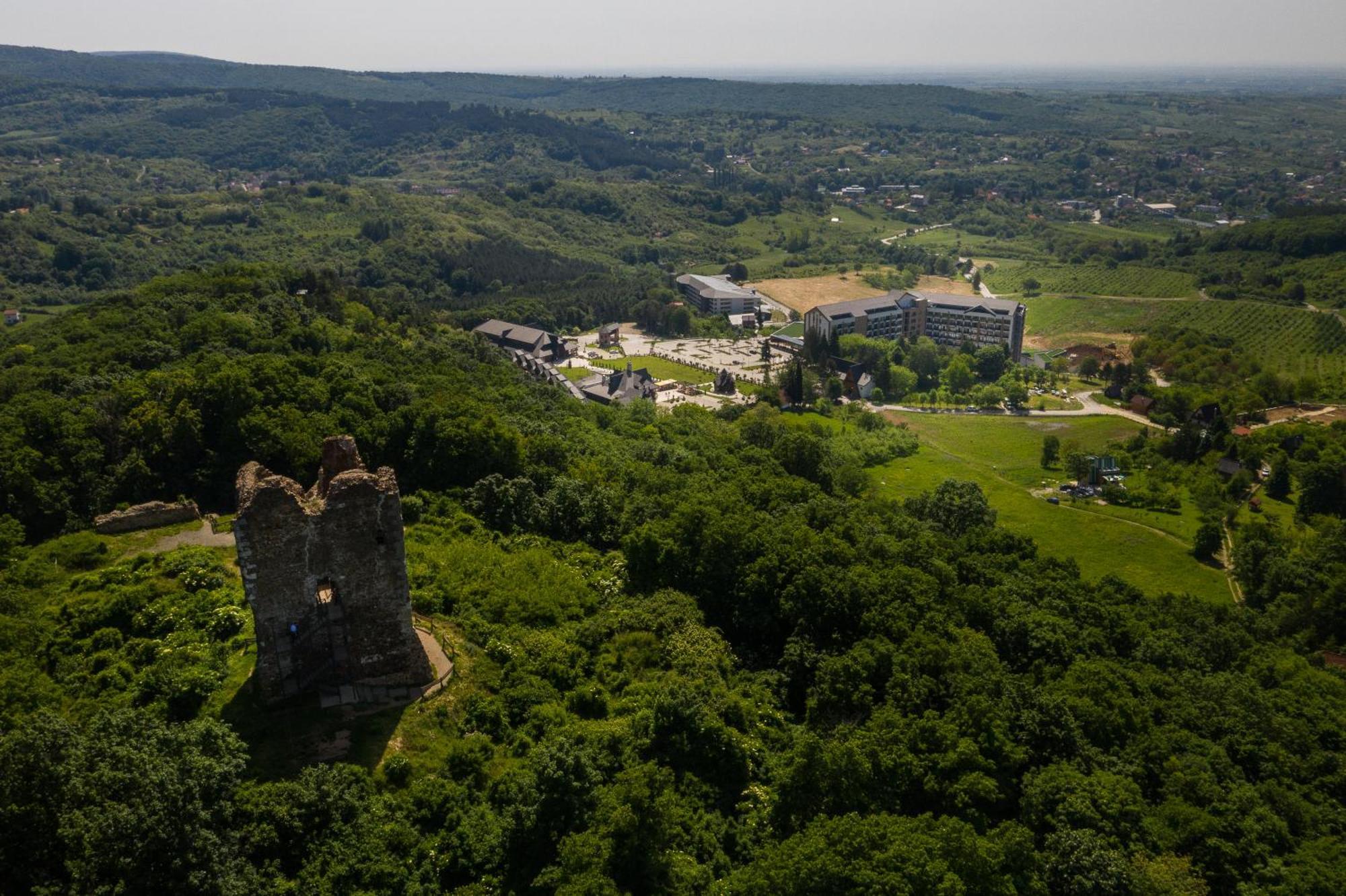 Etno Naselje Vrdnicka Kula Hotell Vrdnik Exteriör bild